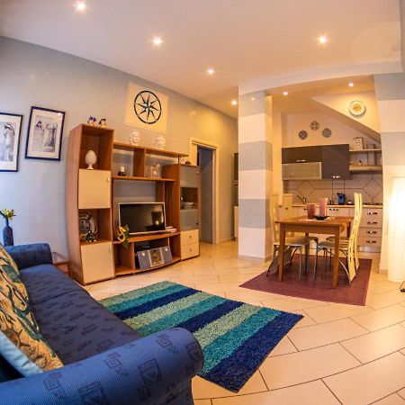 Scrusciu Ru Mari Apartment อิโซลา เดลเล เฟมมิเน ภายนอก รูปภาพ